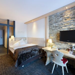 Eiger Selfness Hotel Grindelwald single room for trail running camp